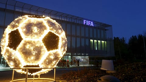 بأوامر «فيفا» و«يويفا».. تصفيات كأس العالم دون جماهير الفريق الضيف