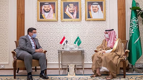 وزير الخارجية يبحث مع «بن مبارك» جهود المملكة لاستقرار اليمن