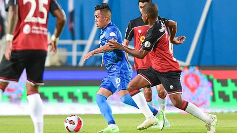 الغامدي يمنح الرائد فوزًا ثمينًا على الفتح