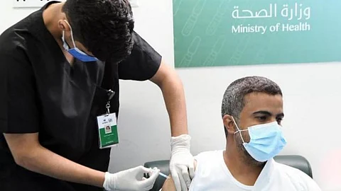 «الصحة»: ارتفاع عدد جرعات لقاح كورونا المعطاة في المملكة لـ31.3 مليون