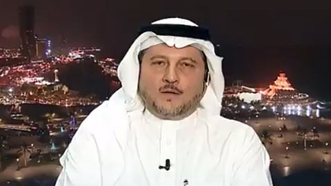 بالفيديو.. سعودي يبتكر عمود إنارة يسحب الانبعاثات الملوثة من عوادم السيارات