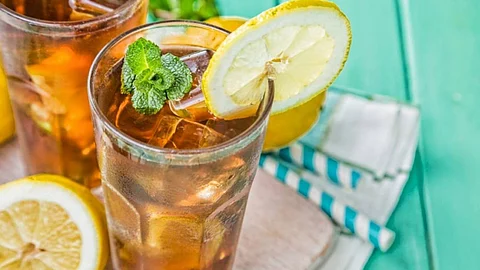 احذر 4 مكونات للشاي المثلج تشكّل خطرًا على صحة الإنسان