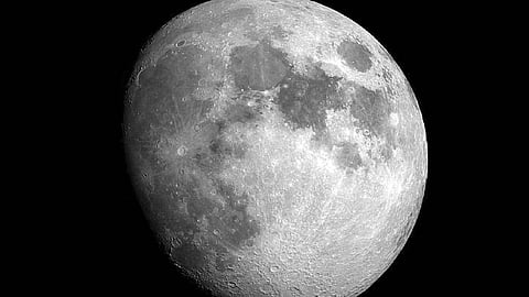 فلكية جدة: اقتران القمر الأحدب بالنجم قلب العقرب الليلة