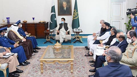 بالصور.. الفريق أول فياض الرويلي يلتقي رئيس حكومة باكستان في «إسلام أباد»