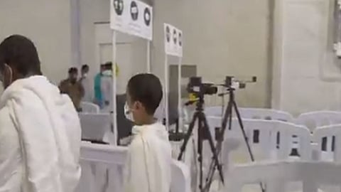 بالفيديو.. الحرم المكي يبدأ استقبال المحصنين من الفئة العمرية 12 عامًا