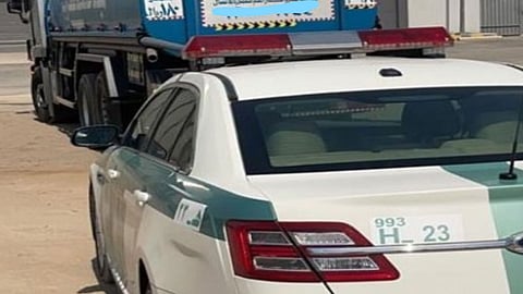 تهور قائد مركبة على «طريق خريص» في الرياض ينتهي بإلقاء القبض عليه