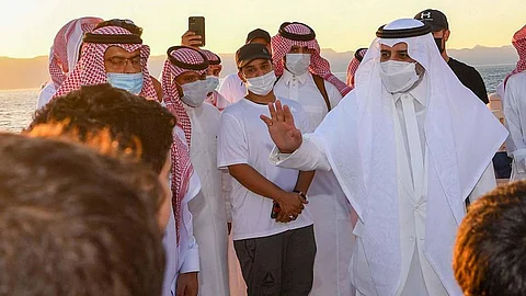أمير تبوك يبشِّر بـ«نقلة نوعية» في محافظة «حقل» ككل سواحل المنطقة