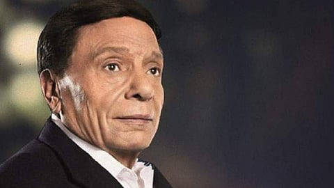 كورونا تمنع عادل إمام من الخروج والزيارات