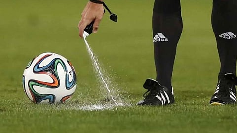 الكشف عن أسماء طاقم تحكيم مباريات اليوم في الدوري السعودي