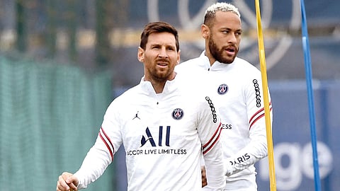 مدرب سان جيرمان يستبعد ميسي من قائمة بريست