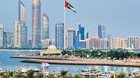 الإمارات تعلن استضافة 5 آلاف أفغاني مؤقتًا بناء على طلب أمريكي
