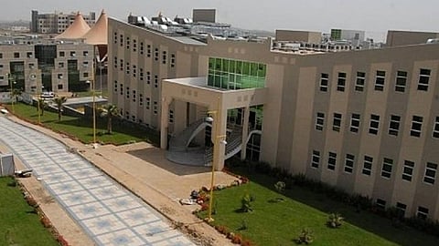جامعة الملك خالد تحدد موعد وشروط التقديم على وظائف شاغرة