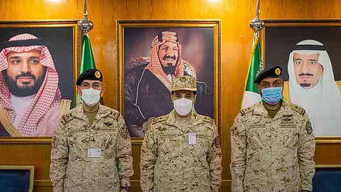 بعد صدور الأمر الملكي.. تقليد عدد من ضباط الحرس الوطني رتبة «لواء»