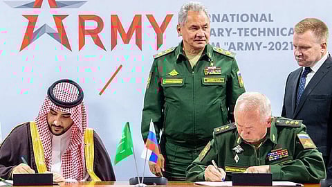 بالصور.. السعودية وروسيا توقعان اتفاقية للتعاون في المجال العسكري