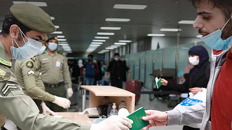 الجوازات السعودية: 7 خطوات لتفعيل خدمة تواصل عبر بوابة مقيم