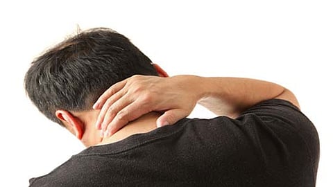 استشاري يحذر من الجلوس الطويل: يزيد نسبة الإصابة بالسكتة الدماغية 7 مرات