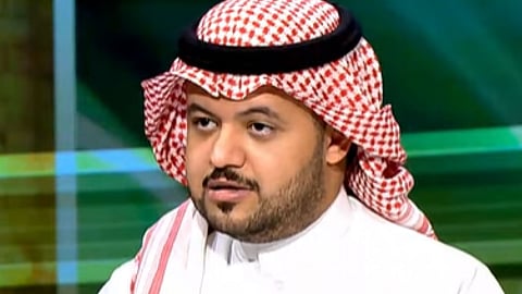 بالفيديو.. أخصائي بصريات يحذر من 3 أخطاء في استخدام العدسات: هذه مخاطرها