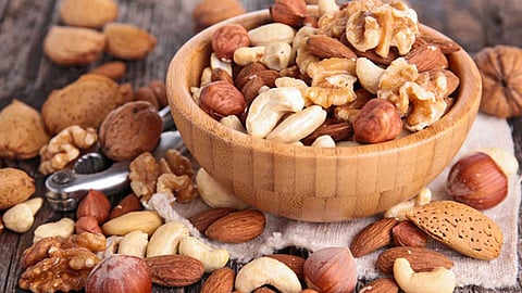 دراسات علمية: المكسرات تقلل احتمالية الإصابة بالسمنة