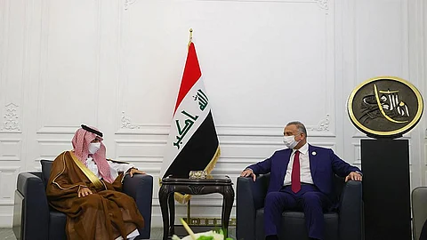 وزير الخارجية يبحث مع الكاظمي تعزيز العلاقات بين البلدين