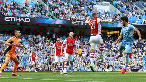 90 ثانية من التصفيق.. لاعبو أرسنال يعتذرون للجماهير عقب «خماسية السيتي»