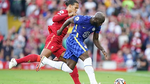 بـ10 لاعبين.. تشيلسي يفرض التعادل على ليفربول في «آنفيلد رود»