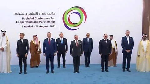 في أول زيارة له.. وزير خارجية إيران يكسر الأعراف الدبلوماسية بـ«قمة بغداد»