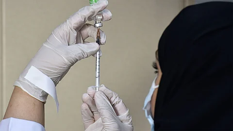 إتاحة 14 مليون موعد للحصول على لقاح كورونا تزامنًا مع عودة الدراسة
