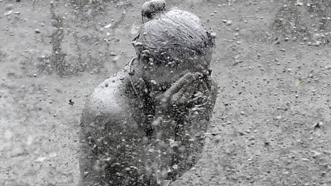 7 فوائد يتمتع بها حمام الوحل على الصحة النفسية والجسدية