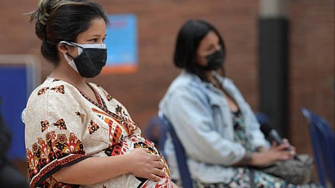 الصحة البريطانية تكشف العلاقة بين لقاحات «كورونا» والإجهاض