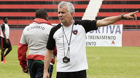 زوران مانويلوفيتش مدربًا جديدًا للطائي