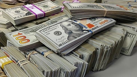 الدولار يهبط لأدنى مستوى في 3 أسابيع