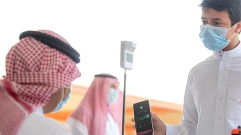 أستاذ جامعي: منع الجوالات بالمدارس يحمي الطلبة وأسرهم من المساءلة القانونية