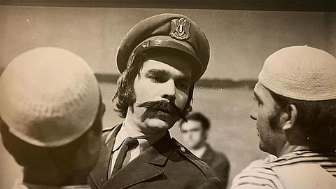 ينتظر عرض «السنونو».. ياسر العظمة يُفاجئ جمهوره بصورة نادرة من بداياته الفنية