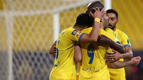 «كورونا» يهاجم تراكتور الإيراني قبل موقعة النصر