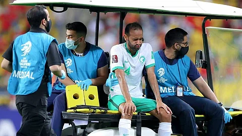 ضربة موجعة.. المنتخب السعودي يكشف عن تفاصيل إصابة عبدالله عطيف