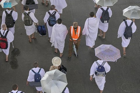 Pilgrims flock to Mina to spend Tarwiyah day