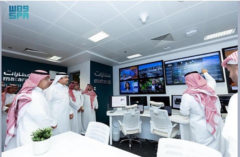 Transport Minister Tours Jeddah Airport with the Aim of Improving Passenger Experience