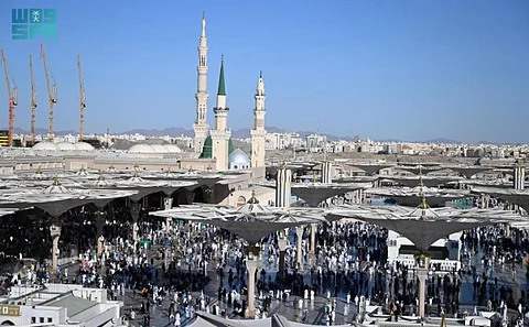 Pilgrims Perform First Friday Prayer after Hajj Rituals at Prophet's Mosque