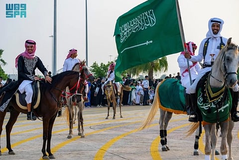 Haql governorate, in the Tabuk region, is hosting these two days a lively parade featuring vehicles