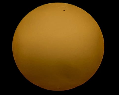 Striking Sunspot Duo Graces Arar's Sky