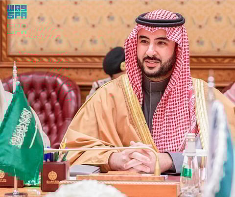 Defense Minister Receives Phone Call from Iranian Chief of Armed Forces