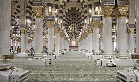 Prophet's Mosque Deploys over 25,000 RFID-Equipped Rugs for Enhanced Care