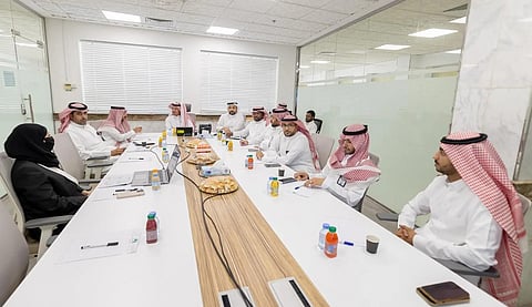 Municipalities Ministry, Makkah Municipality Discuss Local Content