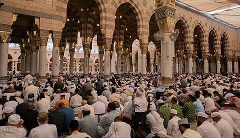 Prophet’s Mosque Imam Stresses Patience as Key to All Good in Friday Sermon