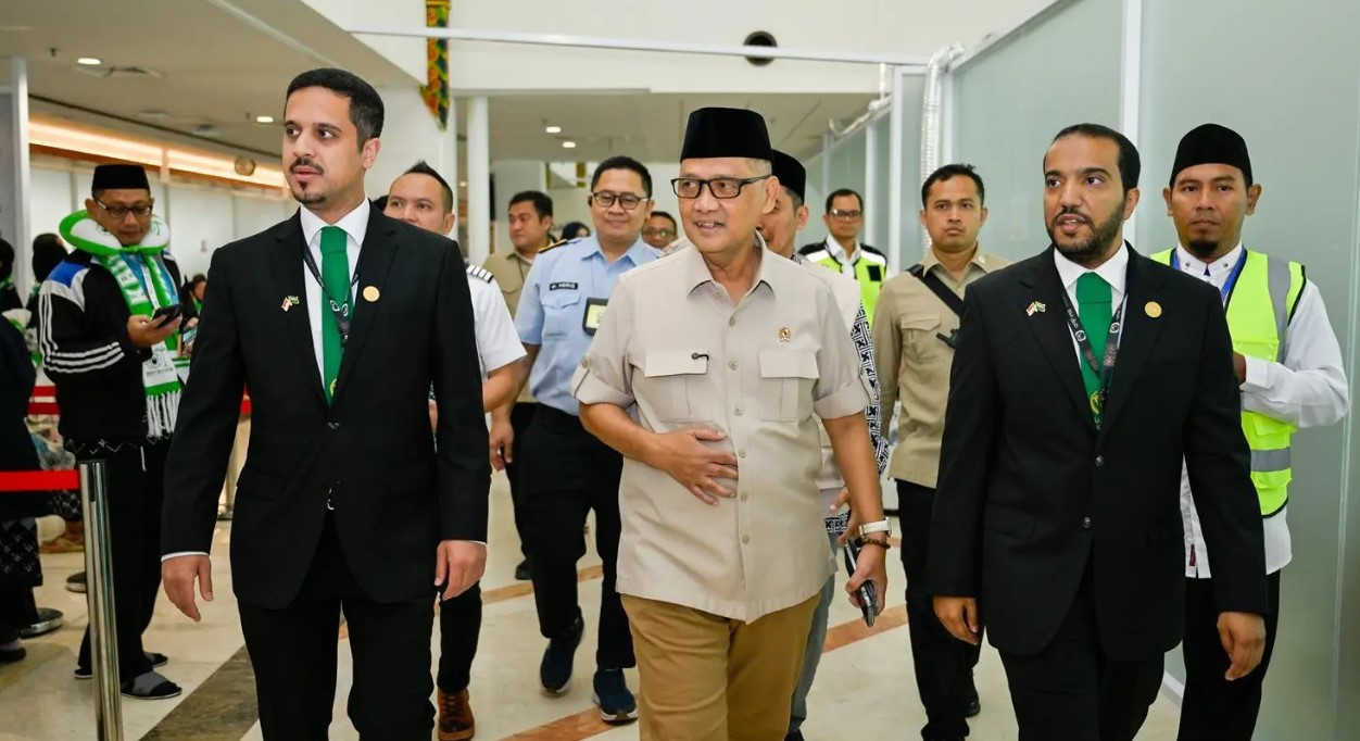 Indonesian Hajj Minister Visits Makkah Route Initiative Terminal at Juanda International Airport