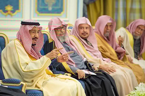 King Salman Welcomes Princes, Scholars and Citizens