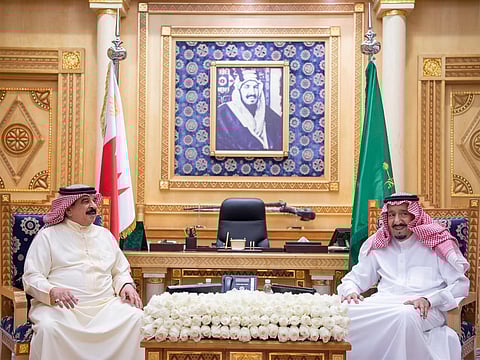 King Salman holds a meeting with King of Bahrain