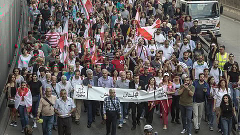 Lebanese flock to presidential palace in rally to support Aoun