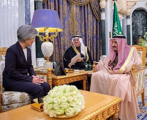 Saudi King Salman during his meeting with Minister of Foreign Affairs of Republic of Korea