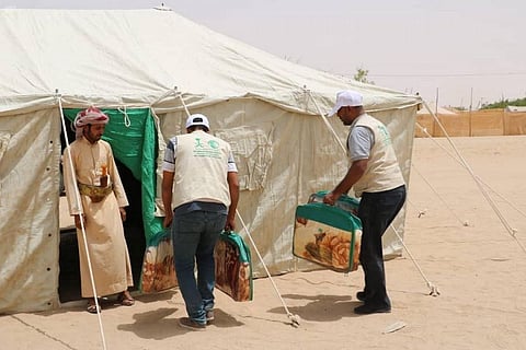 Saudi Arabia Distributes Shelter Bags to Displaced People in Marib